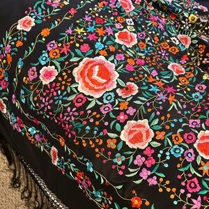Vintage Artesania Manton Bordado Silk Embroidered Spanish Shawl